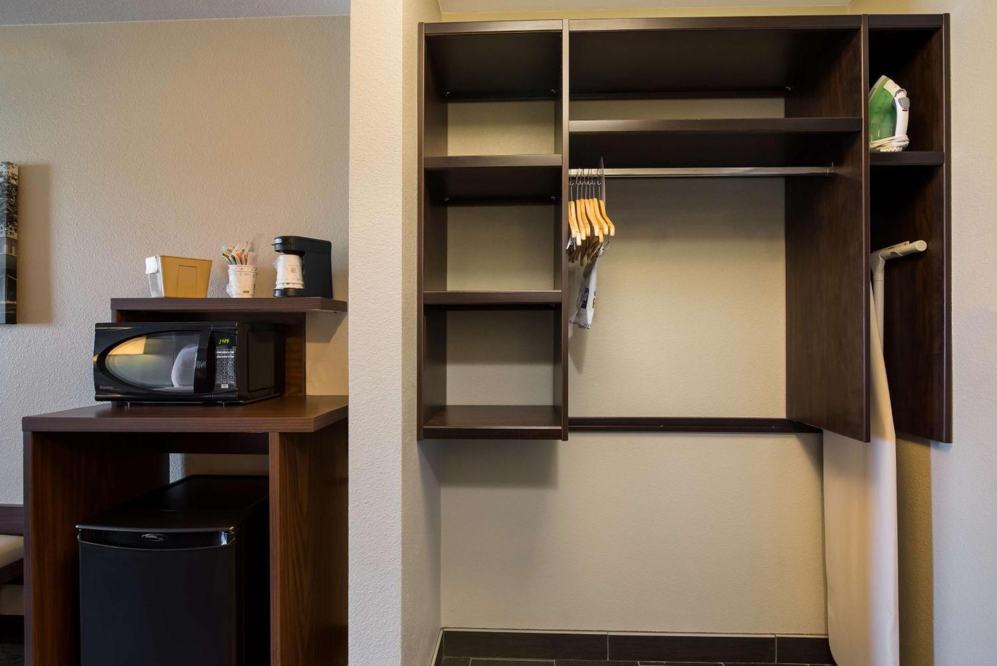 Best Western Roosevelt Place Бисмарк Екстериор снимка