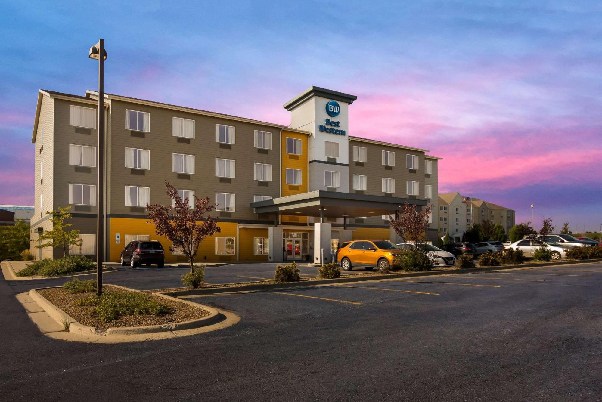 Best Western Roosevelt Place Бисмарк Екстериор снимка