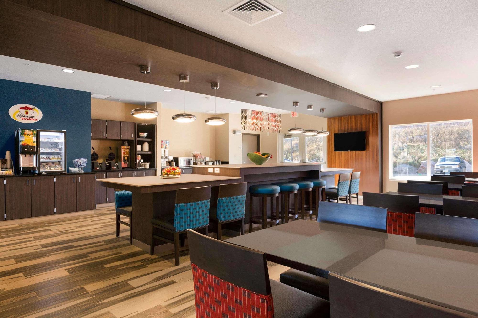 Best Western Roosevelt Place Бисмарк Екстериор снимка